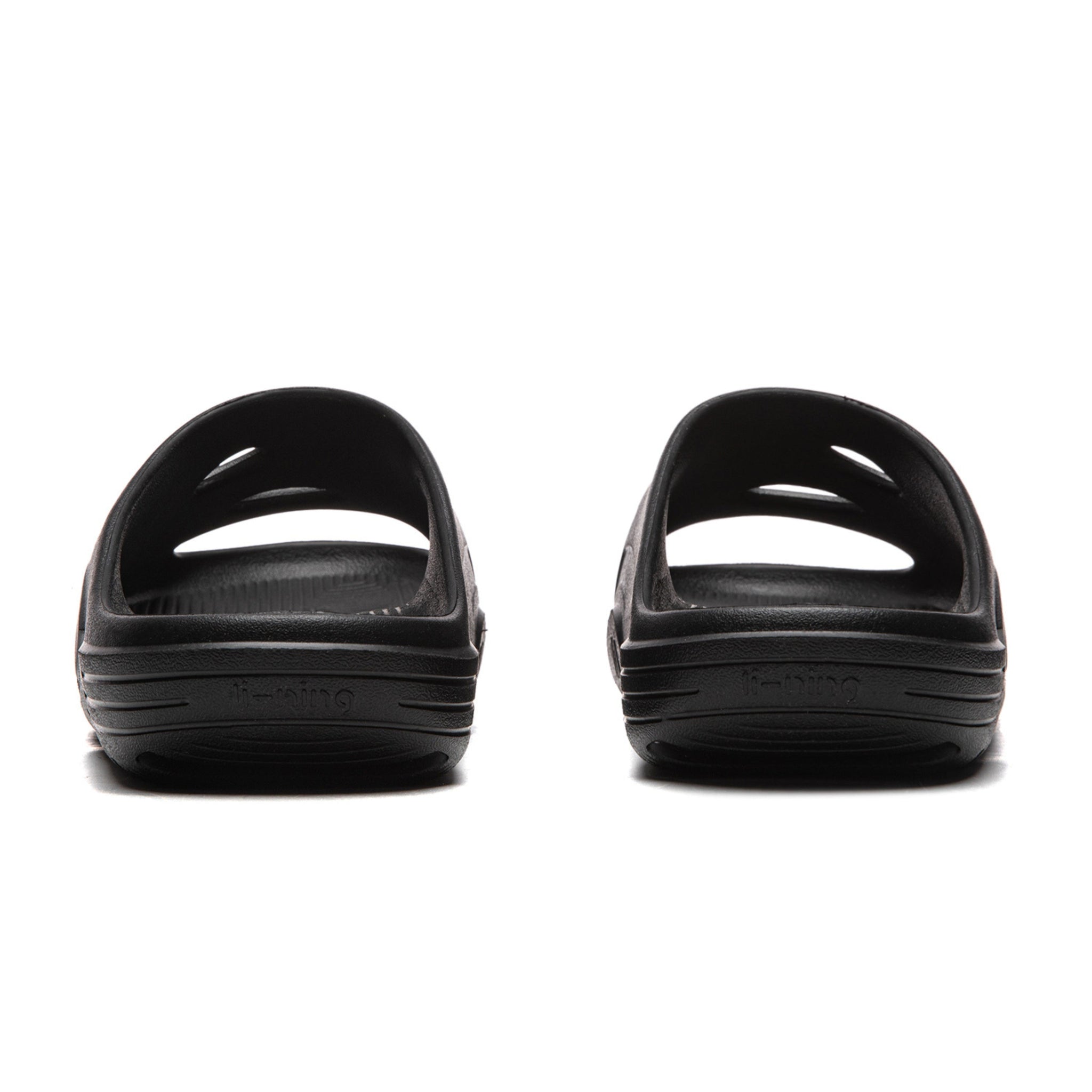 Li-Ning sliders til badminton og omklædning